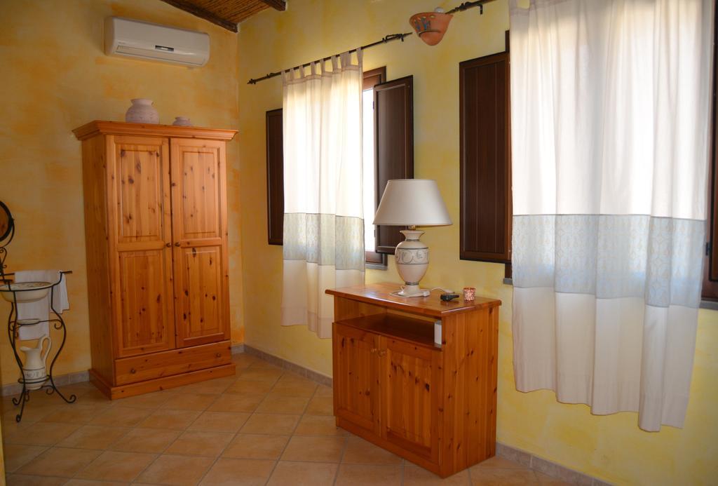Agriturismo Rubinu Galtellì الغرفة الصورة
